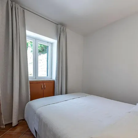 Apartman Mit Einem Schlafzimmer *