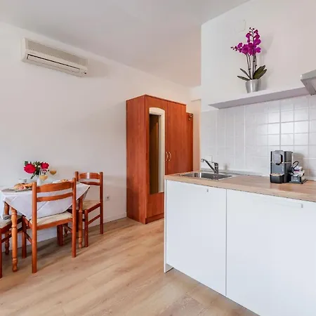 Mit Einem Schlafzimmer Apartman