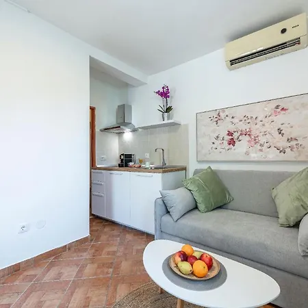 Apartman Mit Einem Schlafzimmer *